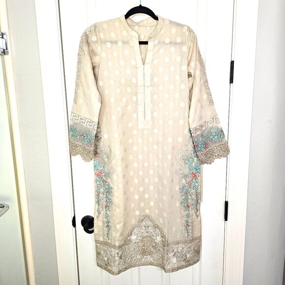 Maria b 3 Piece Lawn Suit - Picture 4 of 13